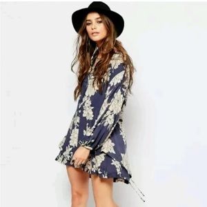 Free People Shake it printed long sleeve dress “Marine” blue white flowers. S